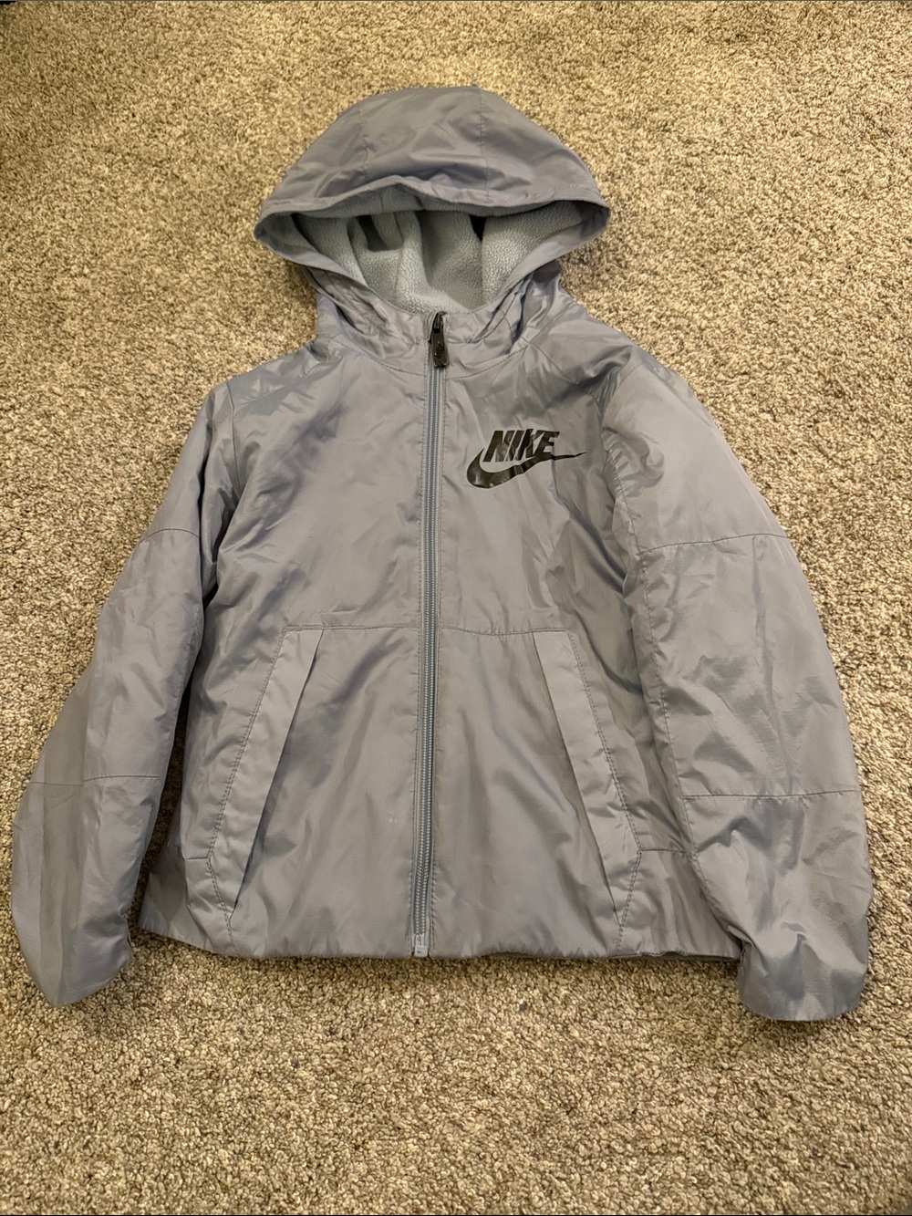 Nike Kids Hooded Fleece Lined Waterproof Jacket in Light Gray Size Small